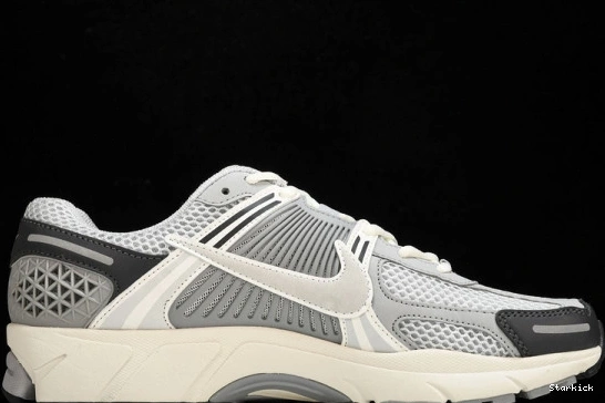  Vomero Vast Zoom  5 BV1358-001 Nike Grey 1012